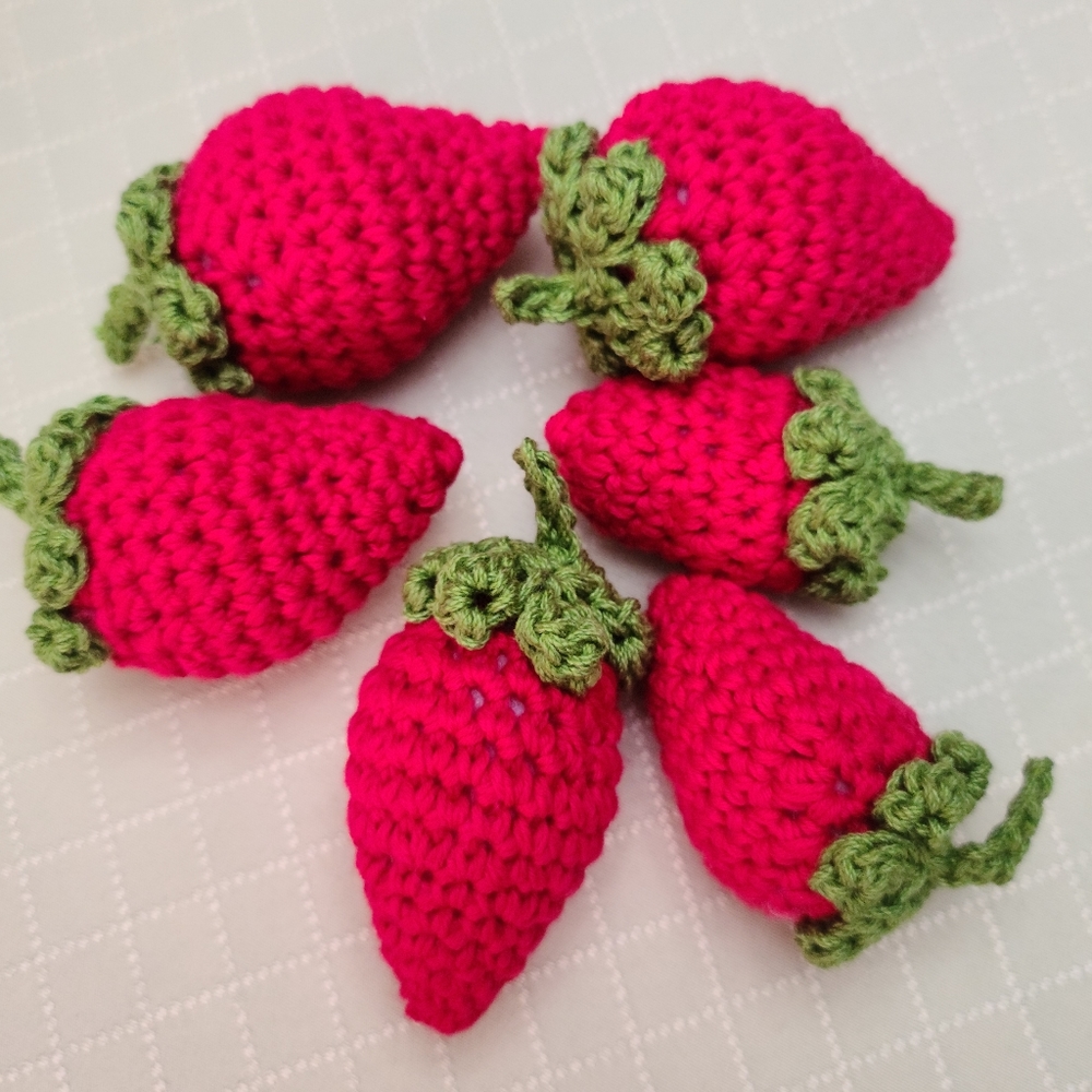 Amigurumi Crochet Stuffed Fruit: Strawberries